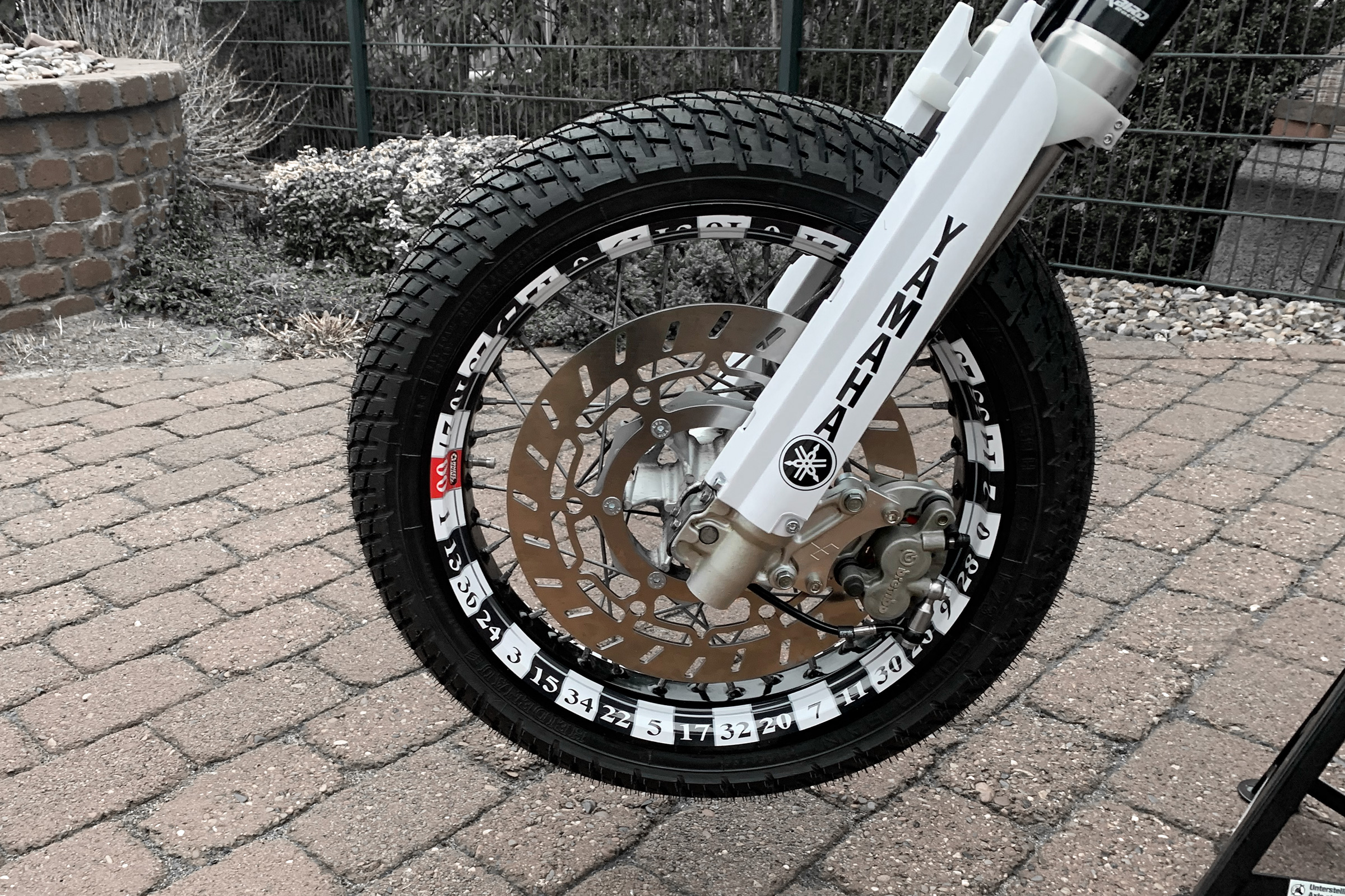 Brake disc 320mm incl. Adapter Yamaha TT-600S/E