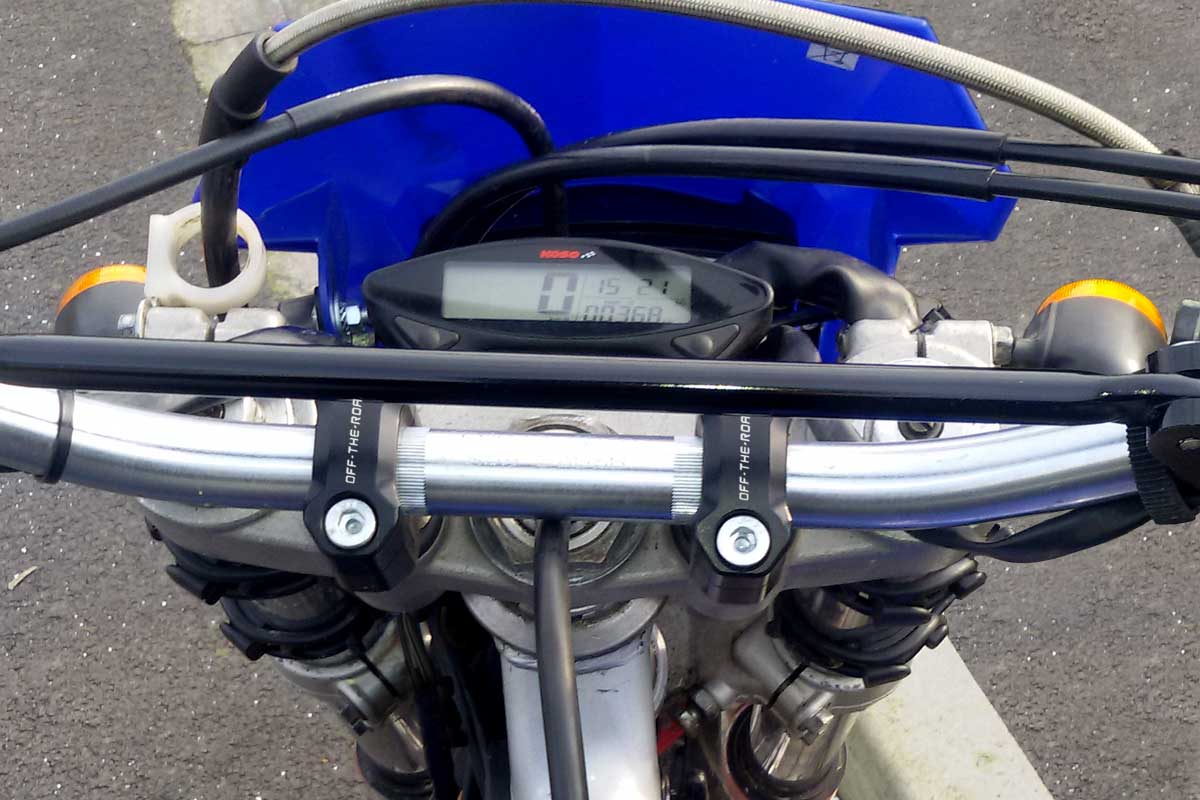 Handlebar Clamps for 22/28mm Yamaha TT-600